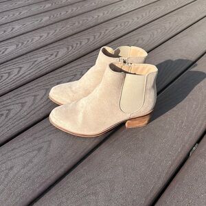 Treasure & Bond Kids Tan Suede Boots
